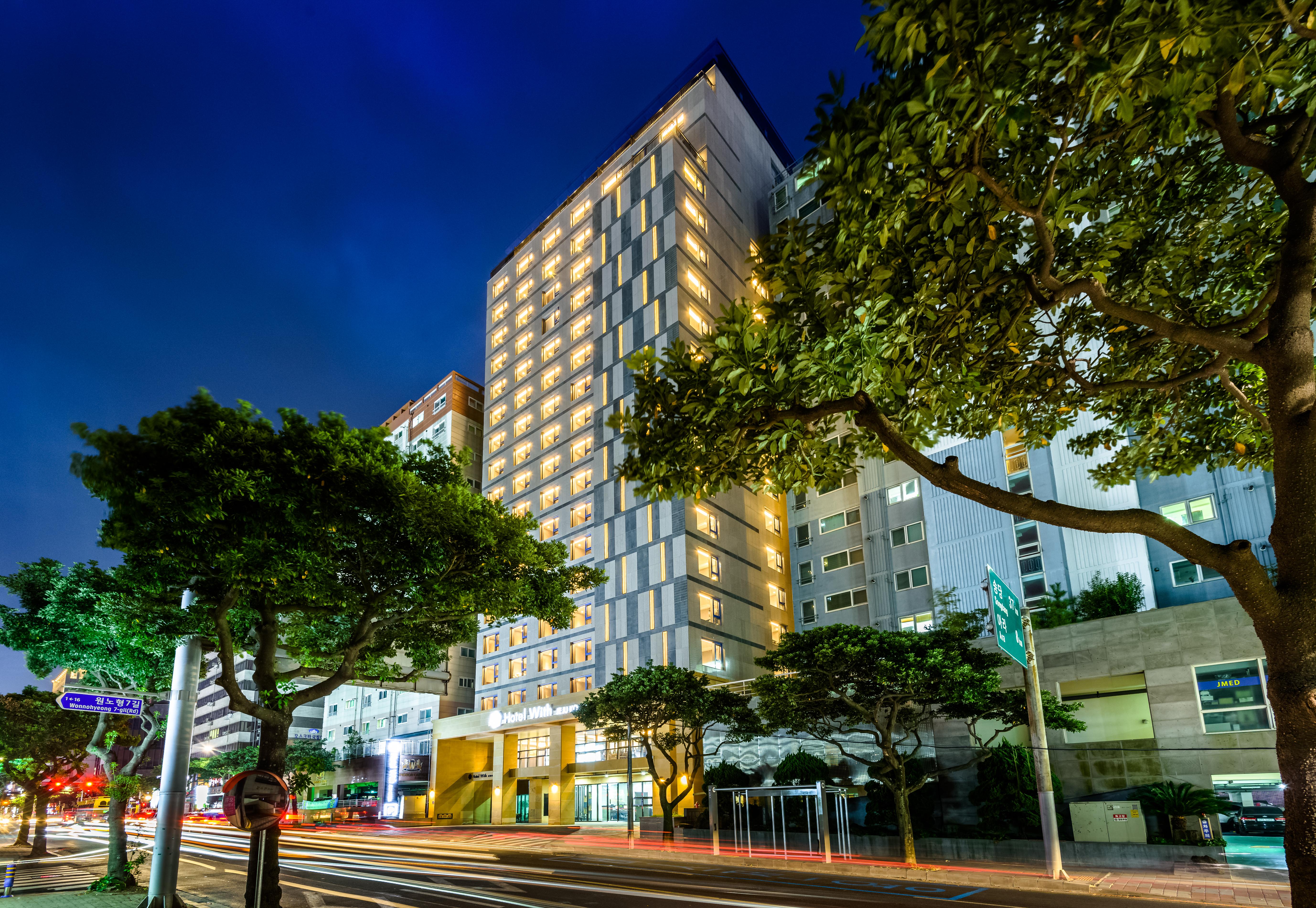 Hotel With Jeju Exterior photo