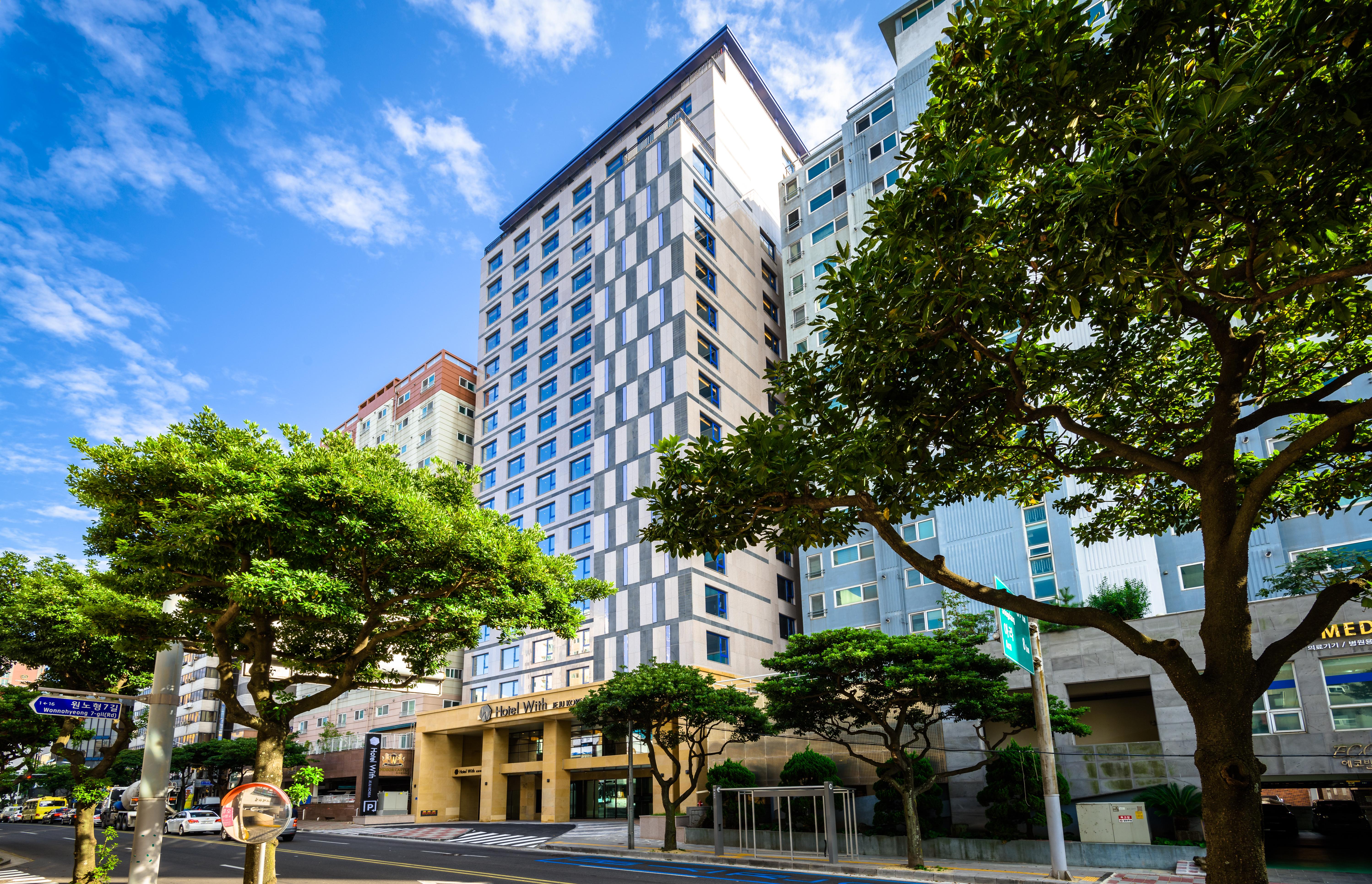 Hotel With Jeju Exterior photo